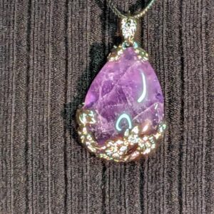 Collier argenté pendentif améthyste violette