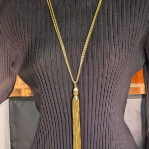 Collier doré à longue frange