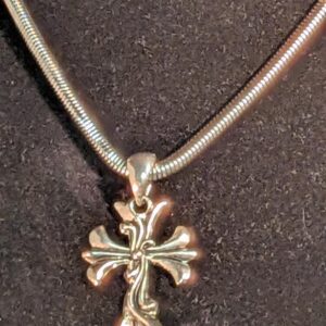 Pendentif croix ornementale