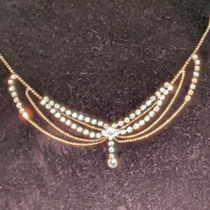 Collier cascade de cristaux dorés
