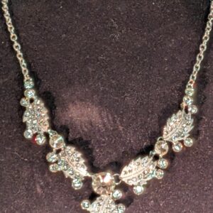 Collier feuilles scintillantes