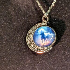 Collier cheval lunaire bleu