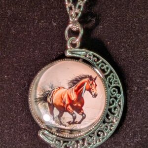 Collier lune cheval brun
