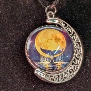Collier lune et baleine mystique